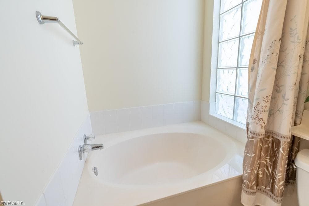 7687 Hernando CT, NAPLES FL 34114-19