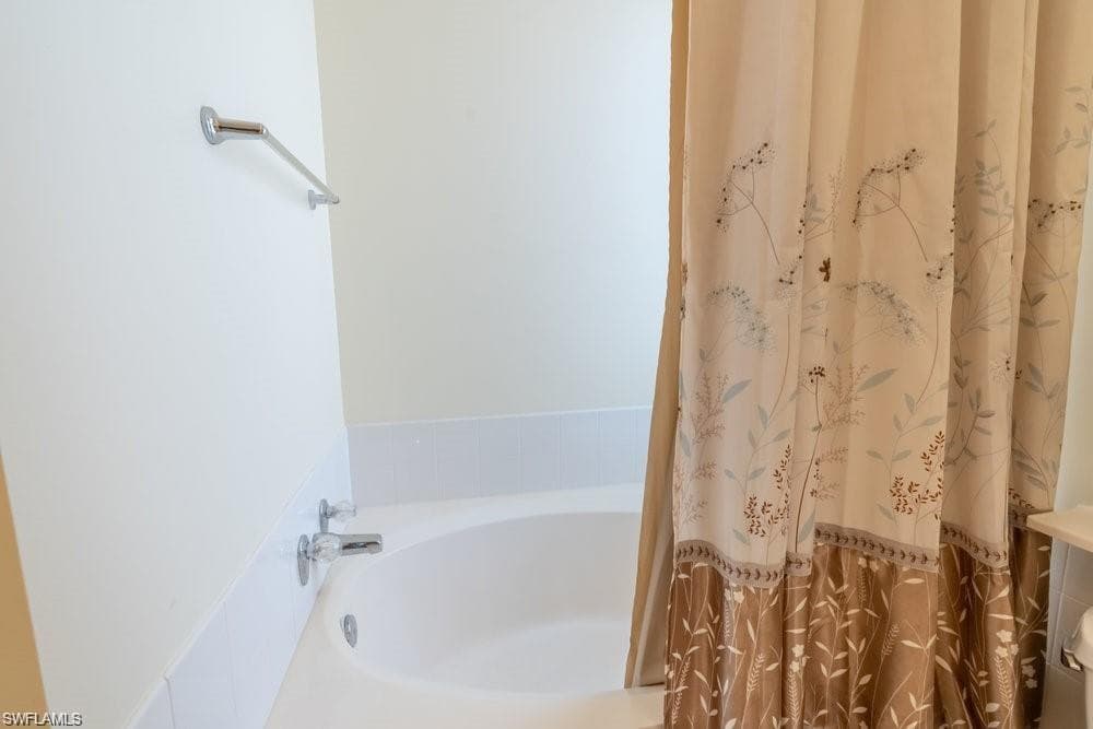 7687 Hernando CT, NAPLES FL 34114-18