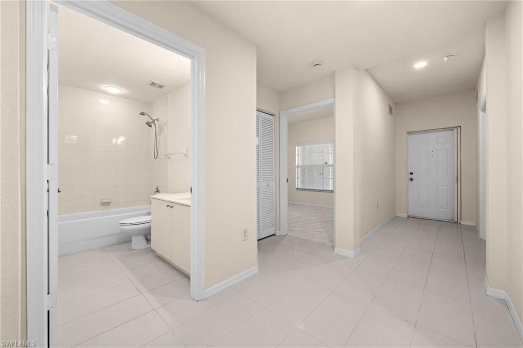 4520 Botanical Place CIR # 103, NAPLES FL 34112-11