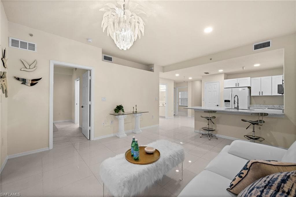 4520 Botanical Place CIR # 103, NAPLES FL 34112-6