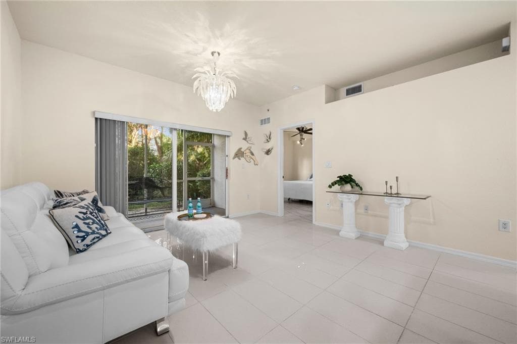 4520 Botanical Place CIR # 103, NAPLES FL 34112-3