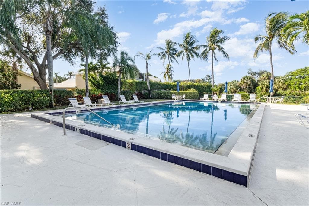 1530 Imperial Golf Course BLVD # 322, NAPLES FL 34110-23