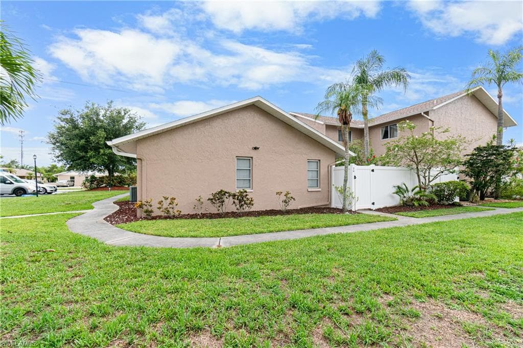 1031 SE 8th TER # 2H, CAPE CORAL FL 33990-1