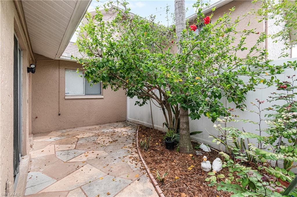 1031 SE 8th TER # 2H, CAPE CORAL FL 33990-4