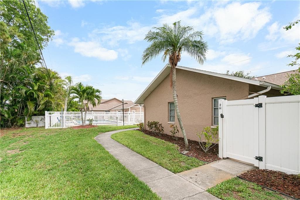 1031 SE 8th TER # 2H, CAPE CORAL FL 33990-17