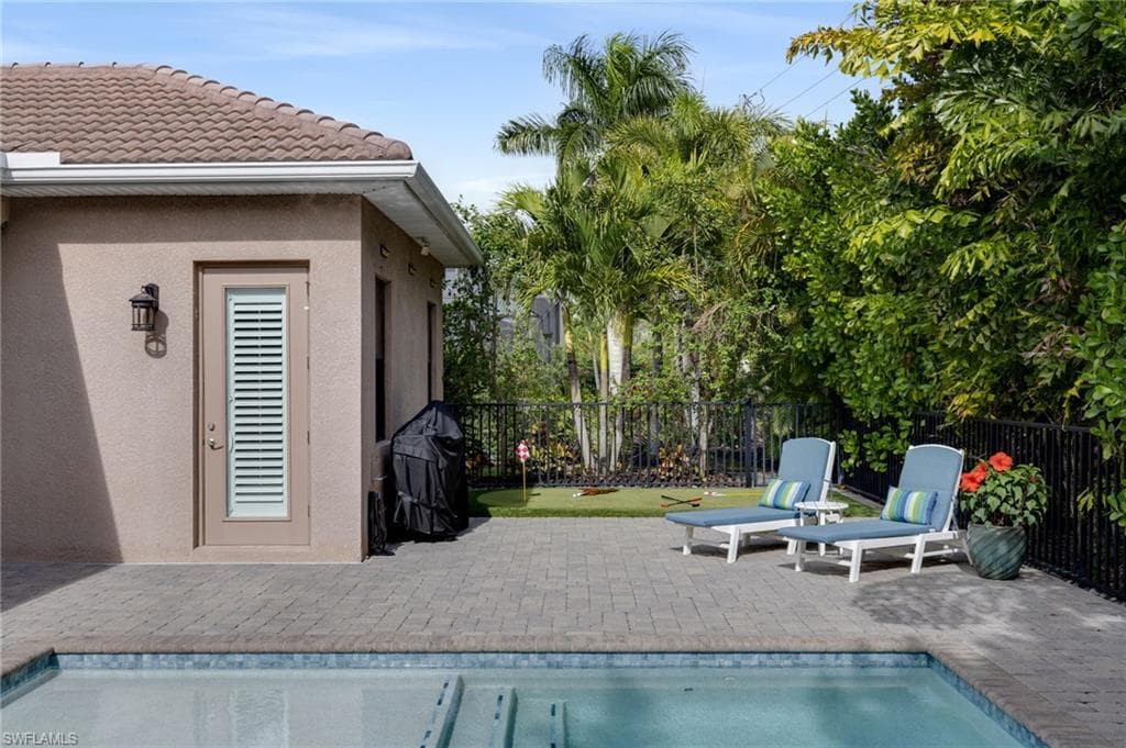 1626 Serrano CIR, NAPLES FL 34105-32