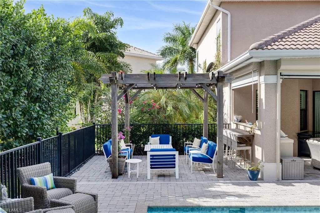 1626 Serrano CIR, NAPLES FL 34105-30