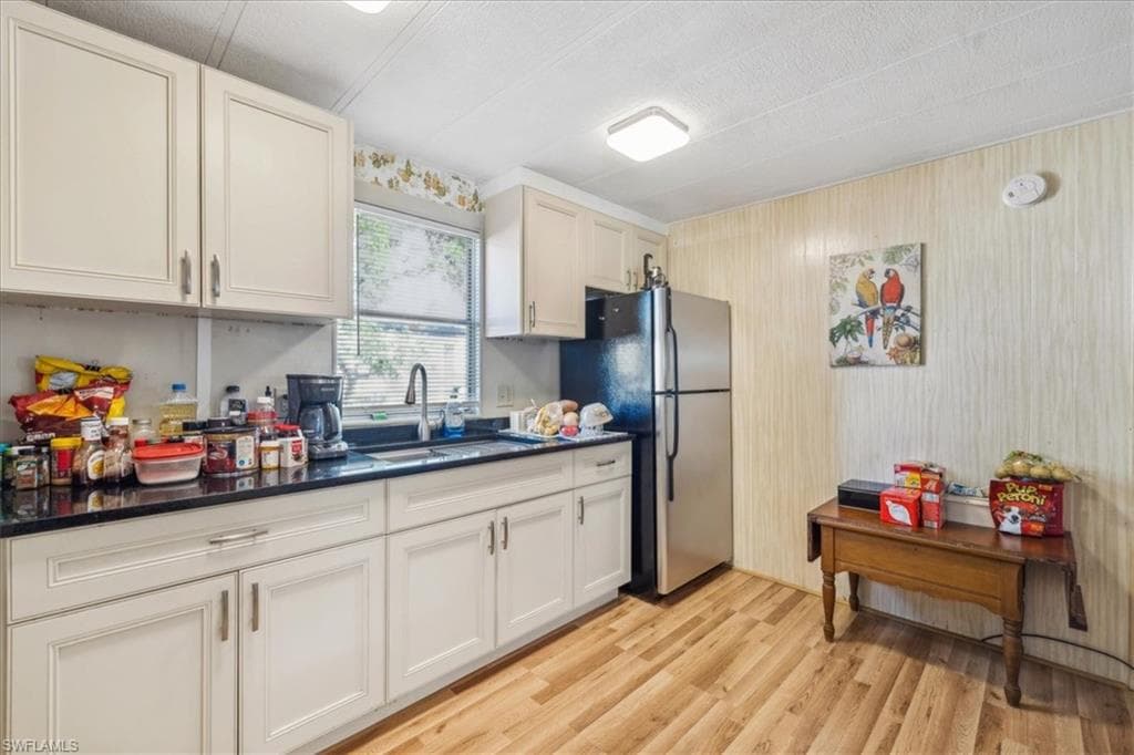 455 Cape Florida WAY, NAPLES FL 34104-16