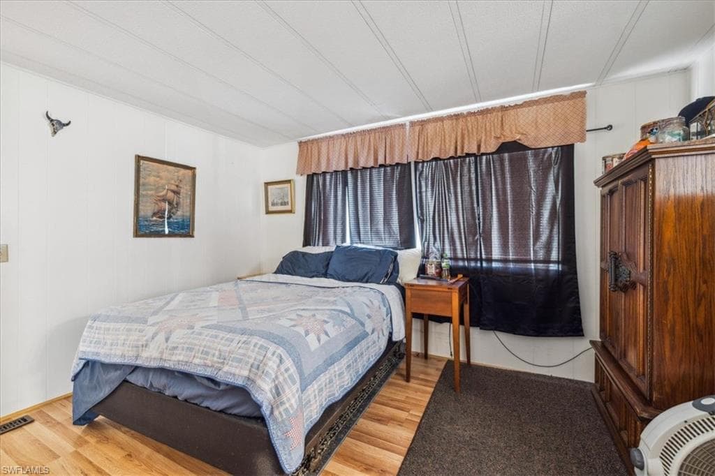 455 Cape Florida WAY, NAPLES FL 34104-31