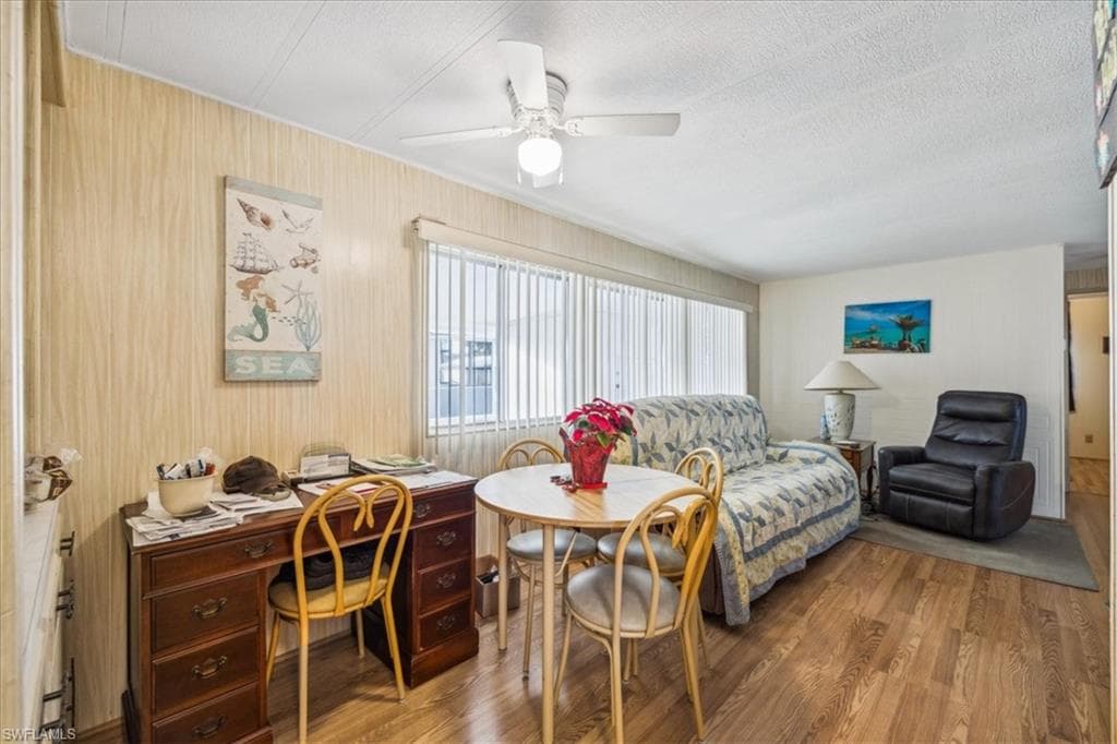 455 Cape Florida WAY, NAPLES FL 34104-19