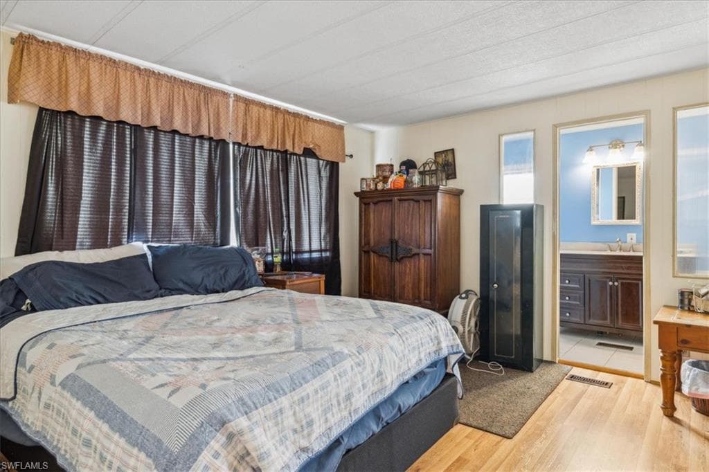 455 Cape Florida WAY, NAPLES FL 34104-29