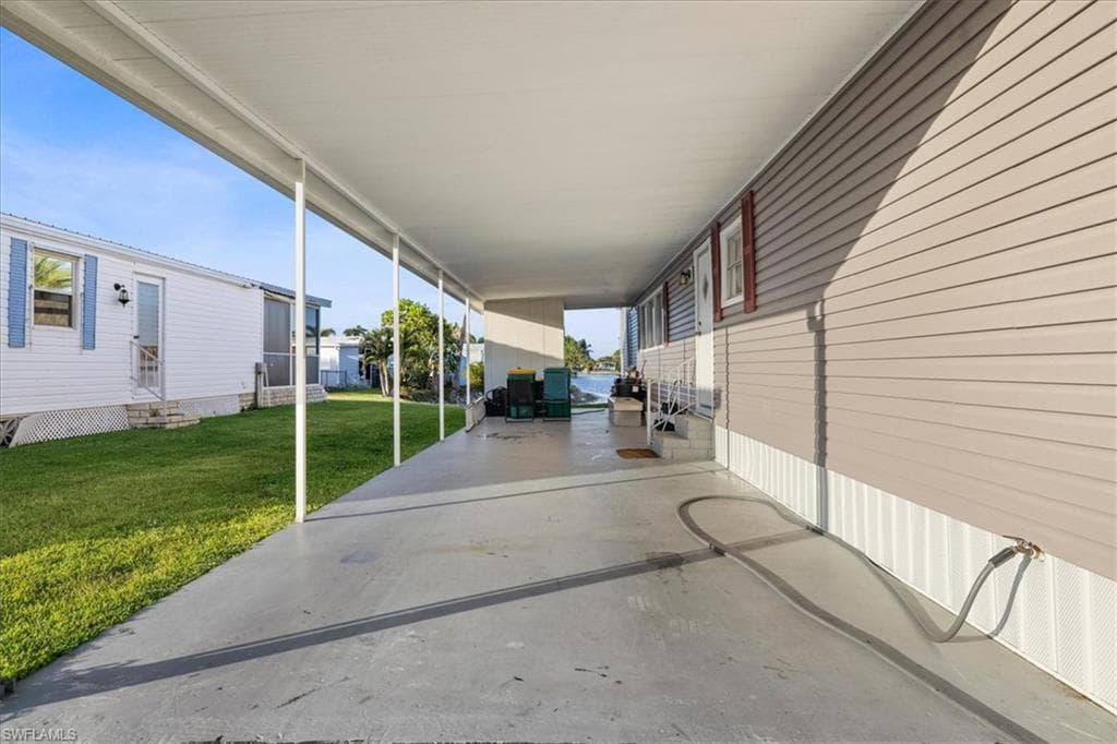 455 Cape Florida WAY, NAPLES FL 34104-33