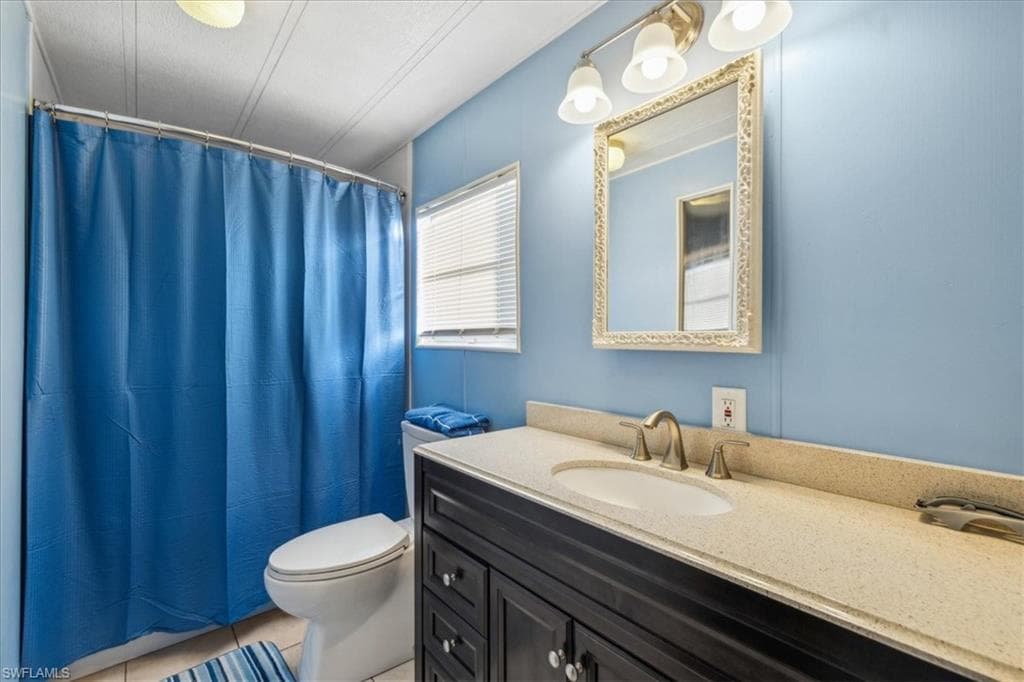 455 Cape Florida WAY, NAPLES FL 34104-30