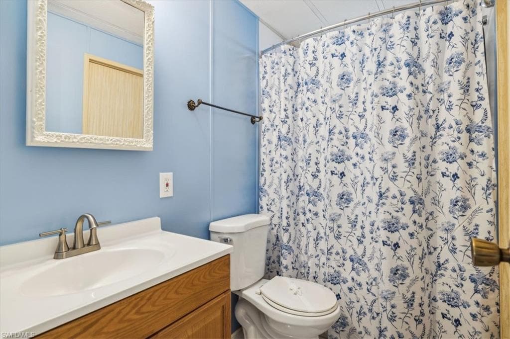 455 Cape Florida WAY, NAPLES FL 34104-28