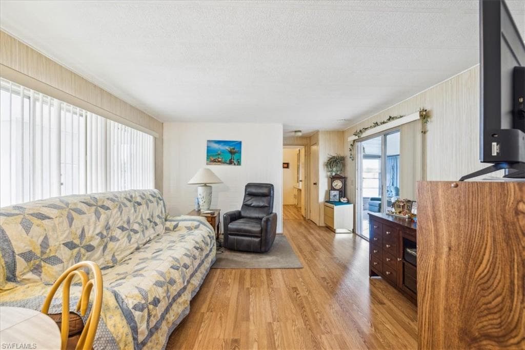 455 Cape Florida WAY, NAPLES FL 34104-20