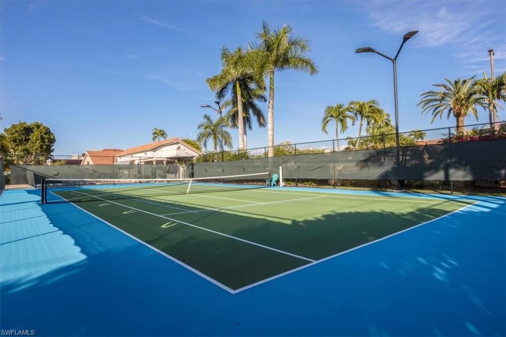 1321 Naples Lake DR, NAPLES FL 34104-21