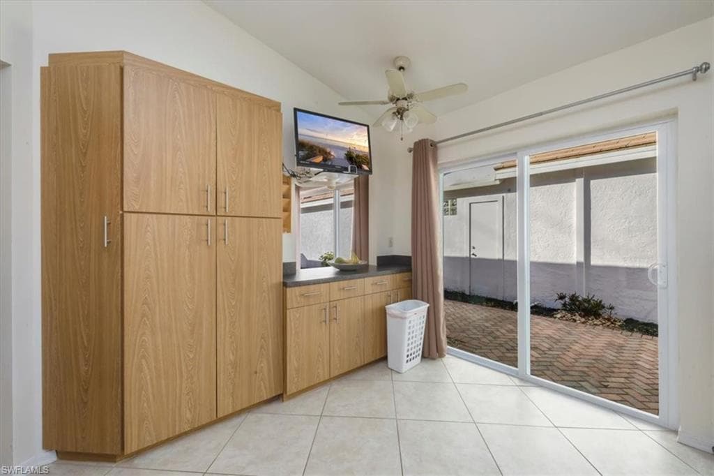 1321 Naples Lake DR, NAPLES FL 34104-8