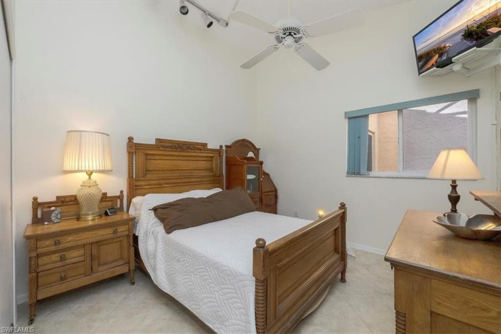 1321 Naples Lake DR, NAPLES FL 34104-13