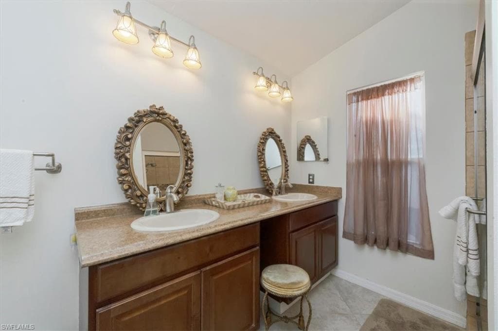 1321 Naples Lake DR, NAPLES FL 34104-14