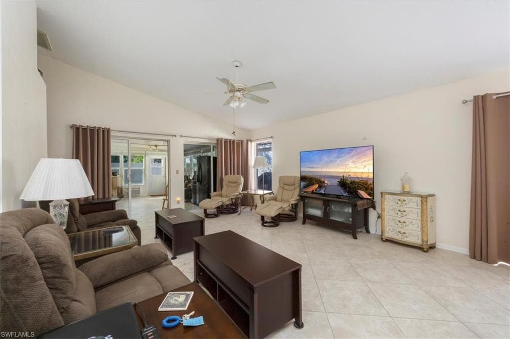 1321 Naples Lake DR, NAPLES FL 34104-3