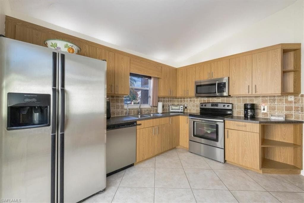 1321 Naples Lake DR, NAPLES FL 34104-7