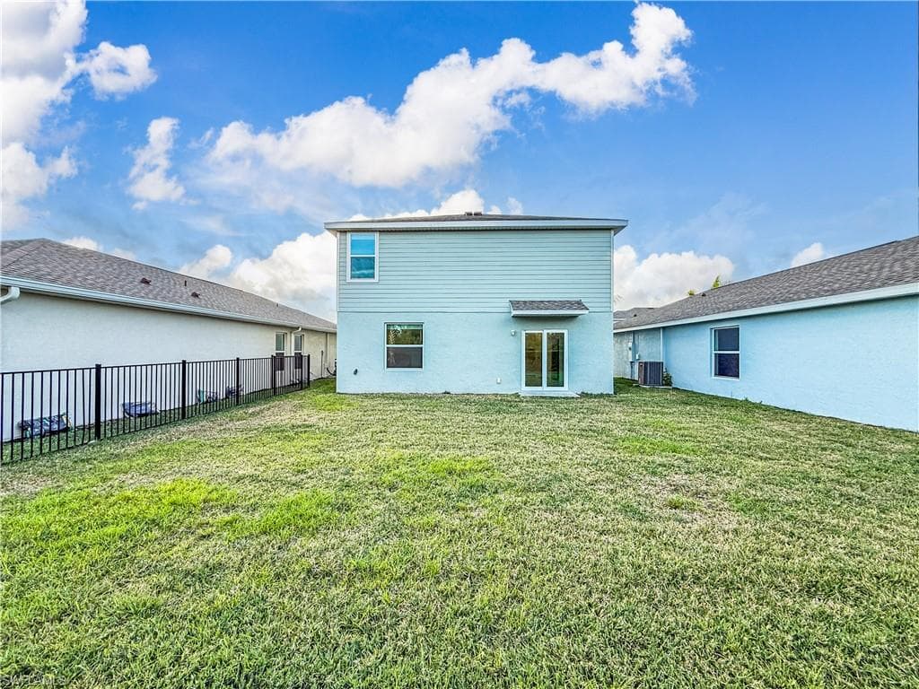 12093 Monterey Pine LN, FORT MYERS FL 33966-19