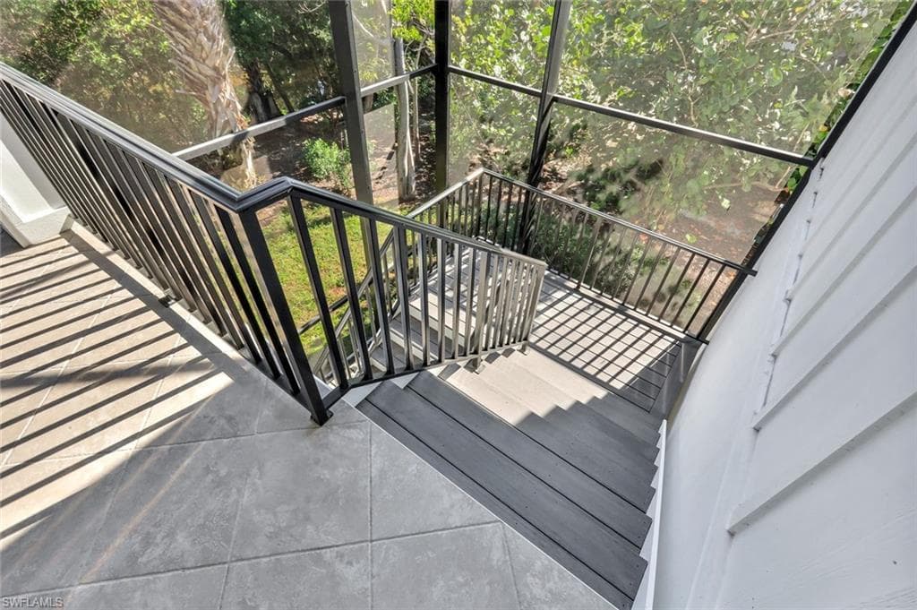 1044 Fish Crow RD-32