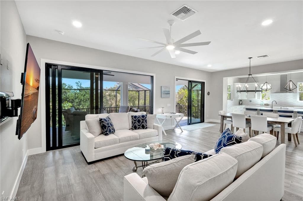 1044 Fish Crow RD-10