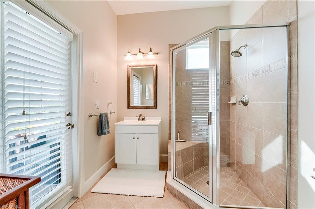 8782 New Castle DR, FORT MYERS FL 33908-31