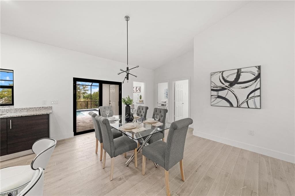 1826 NE 10th PL-5