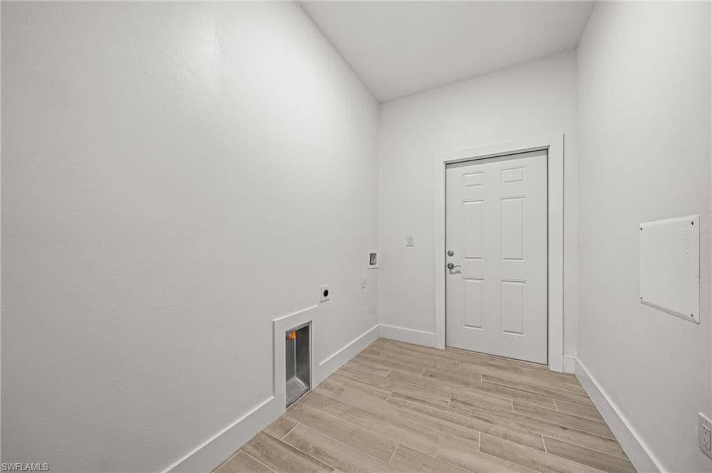1826 NE 10th PL-12