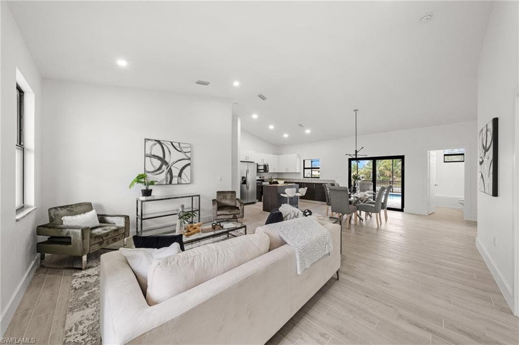 1826 NE 10th PL-2