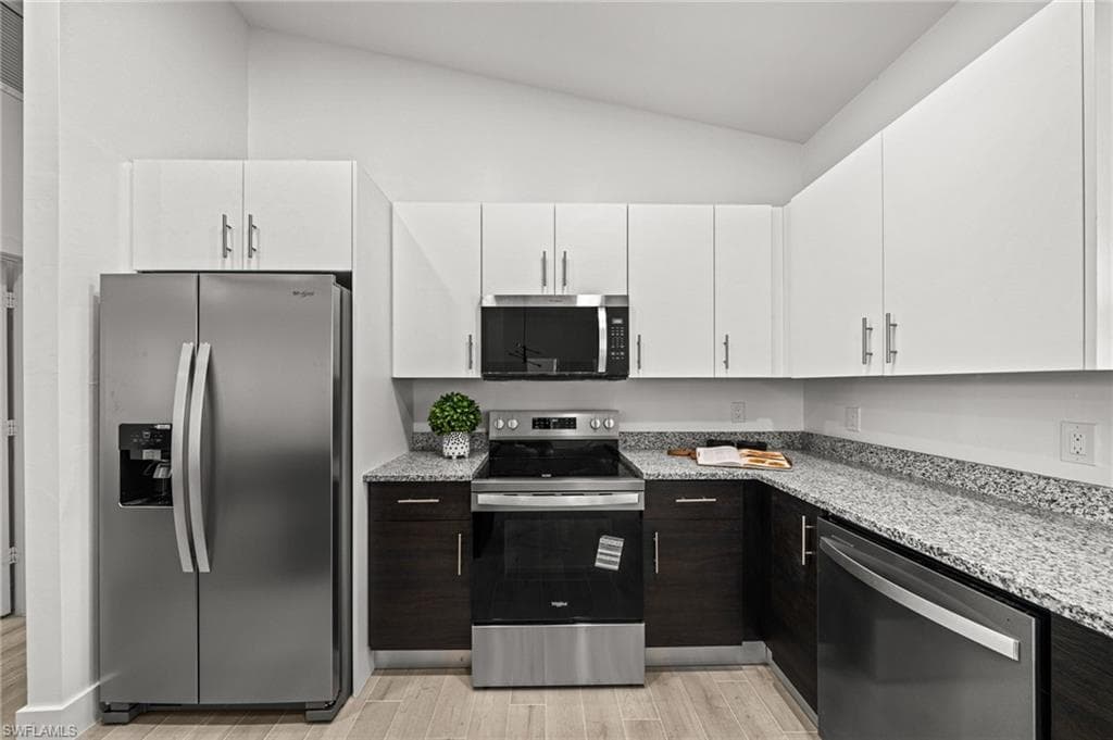 1826 NE 10th PL-8