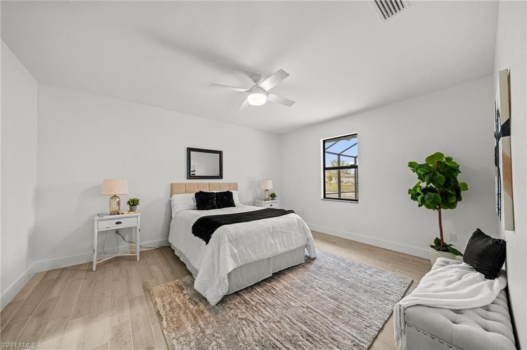 1826 NE 10th PL-9