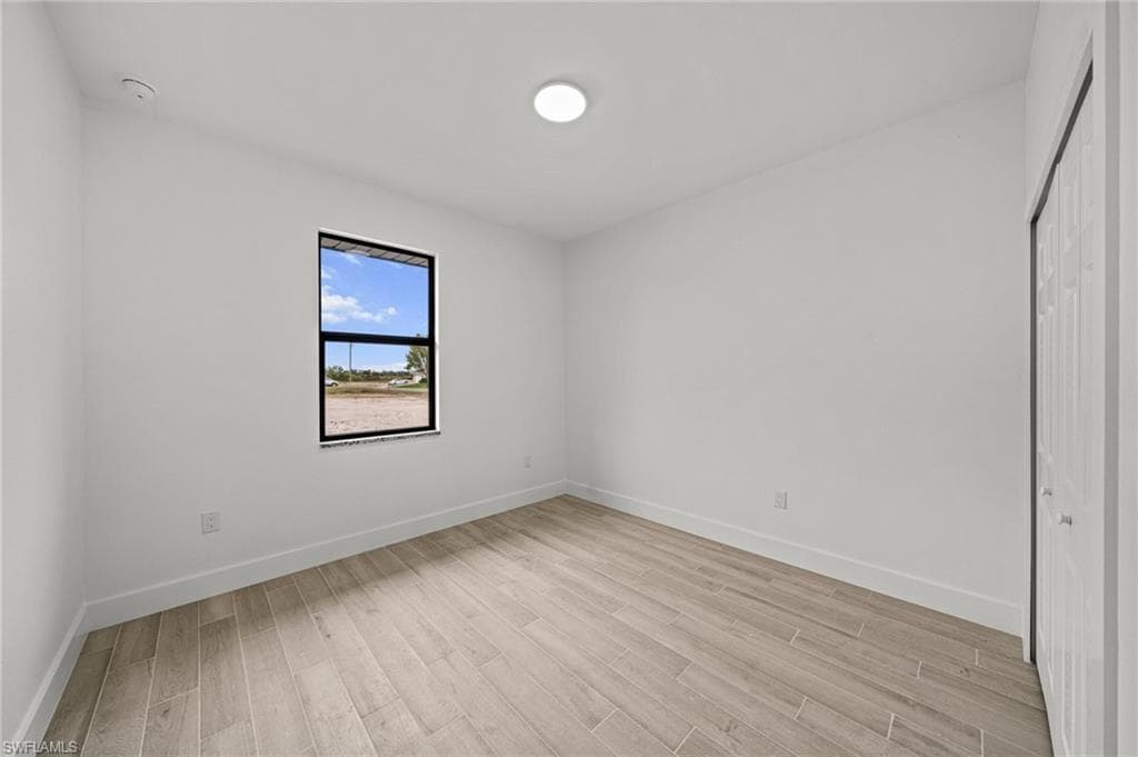 1826 NE 10th PL-14