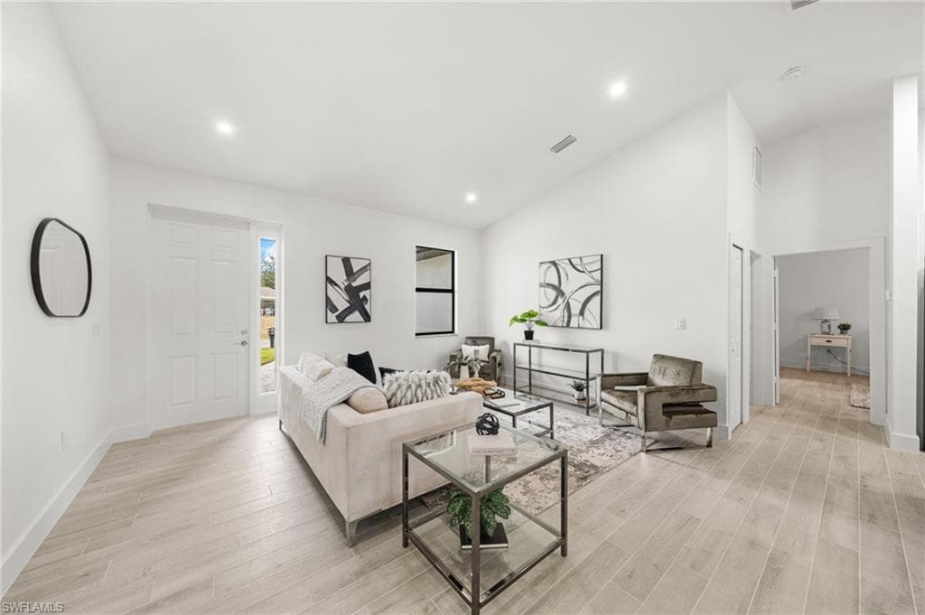 1826 NE 10th PL-3