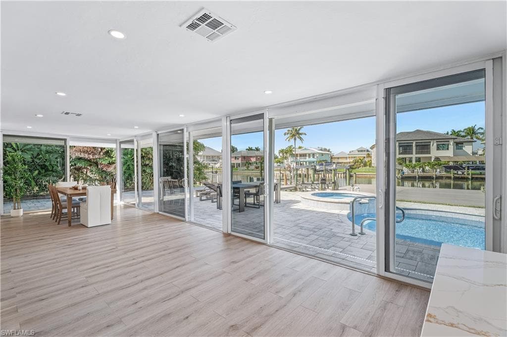 18452 Cutlass DR, FORT MYERS BEACH FL 33931-9