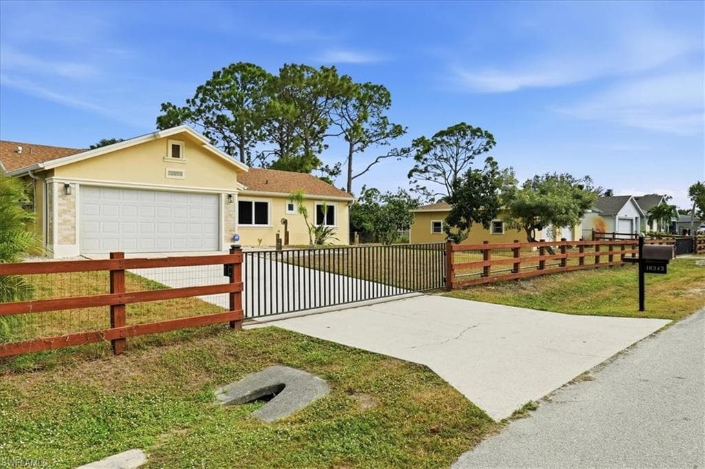 18343 Hawthorne RD, FORT MYERS FL 33967-3