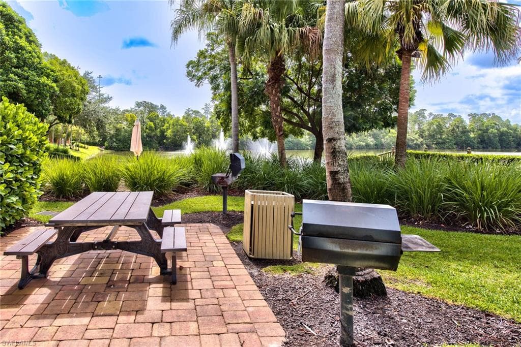 1200 Reserve WAY # 106, NAPLES FL 34105-25