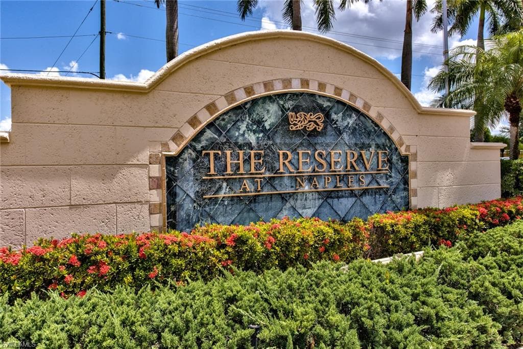 1200 Reserve WAY # 106, NAPLES FL 34105-19