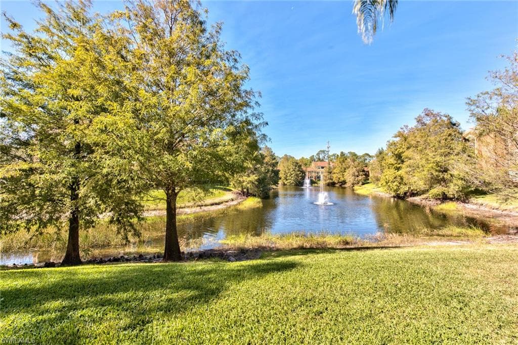 1200 Reserve WAY # 106, NAPLES FL 34105-17