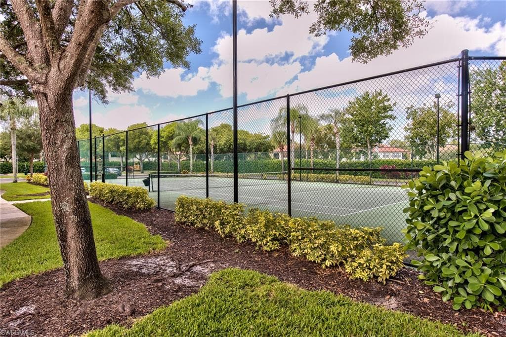 1200 Reserve WAY # 106, NAPLES FL 34105-28