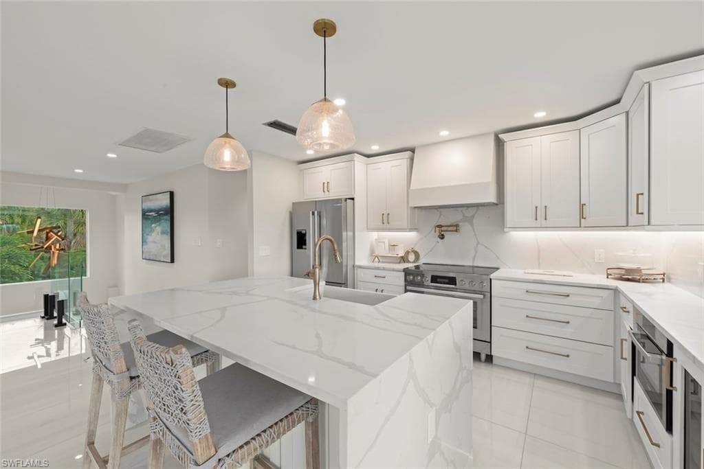 9455 Coventry CT, SANIBEL FL 33957-3