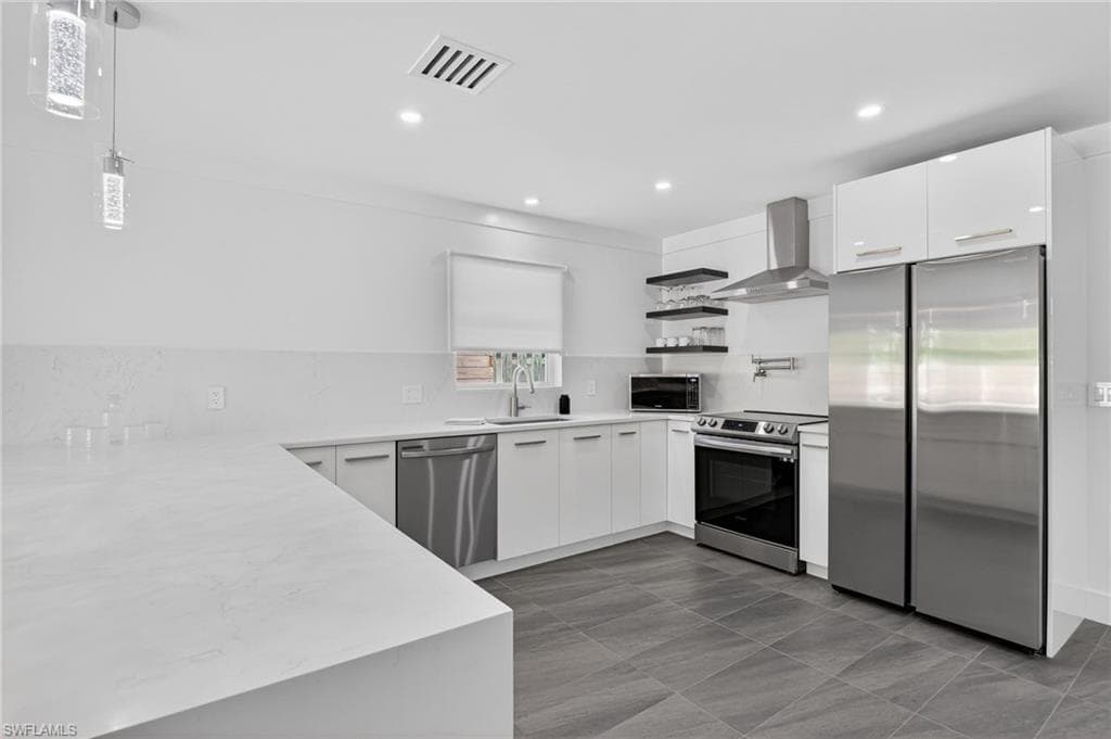565 110th AVE N-3