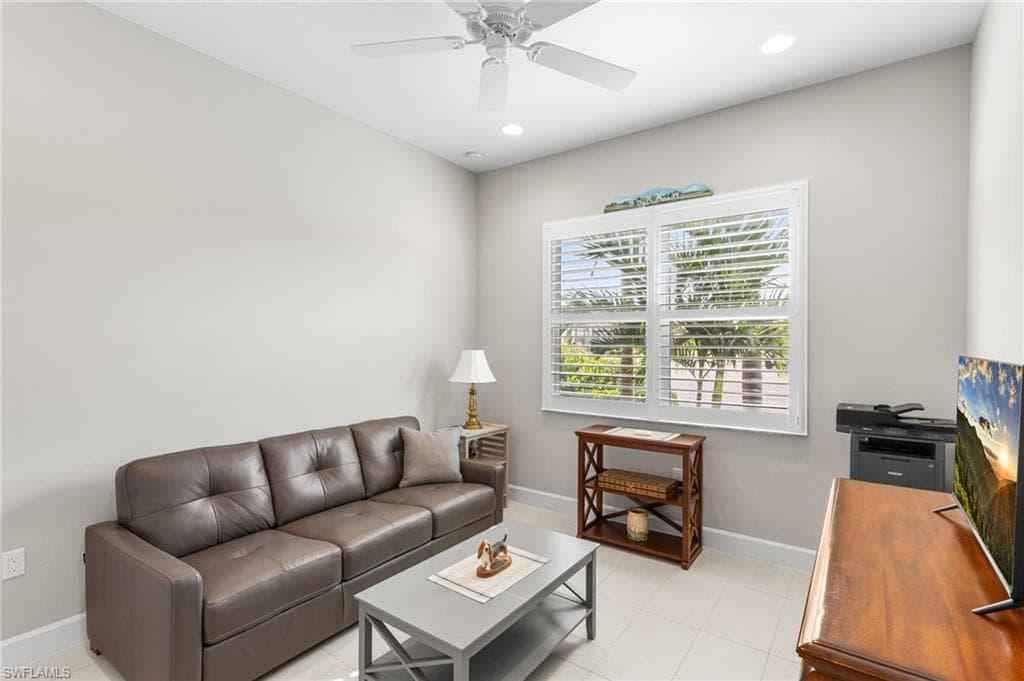 11409 Jacaranda DR, NAPLES FL 34120-22