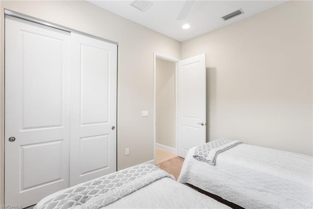 11409 Jacaranda DR, NAPLES FL 34120-26