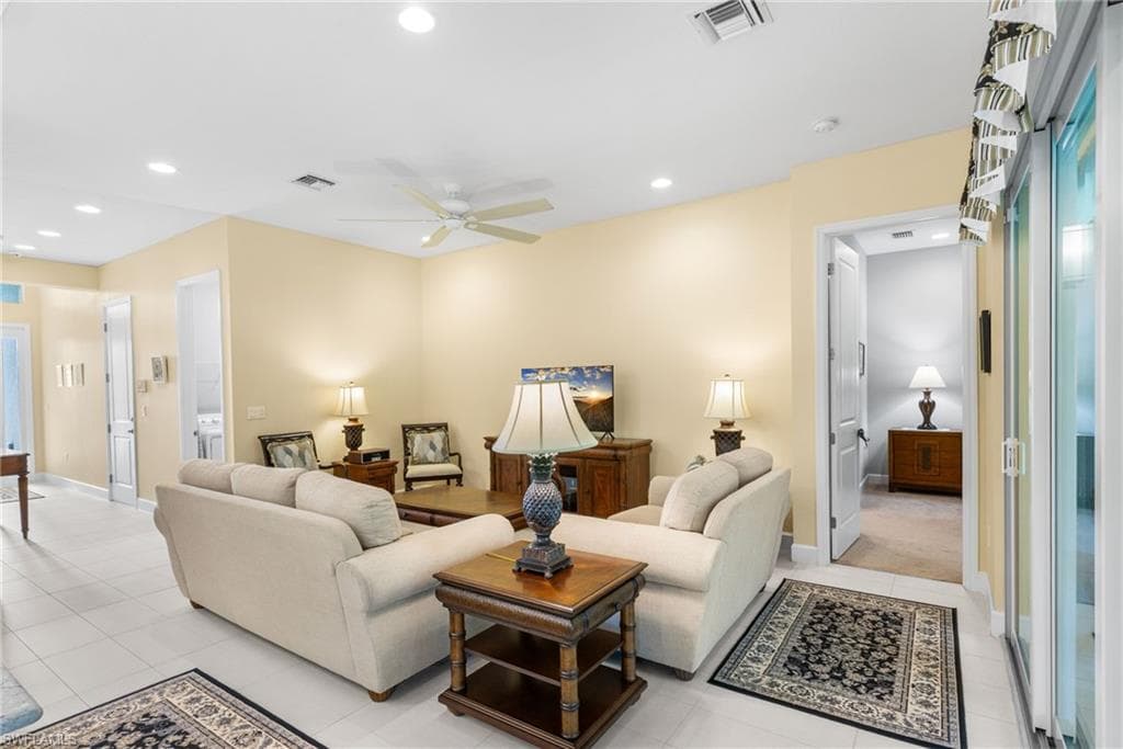 11409 Jacaranda DR, NAPLES FL 34120-5