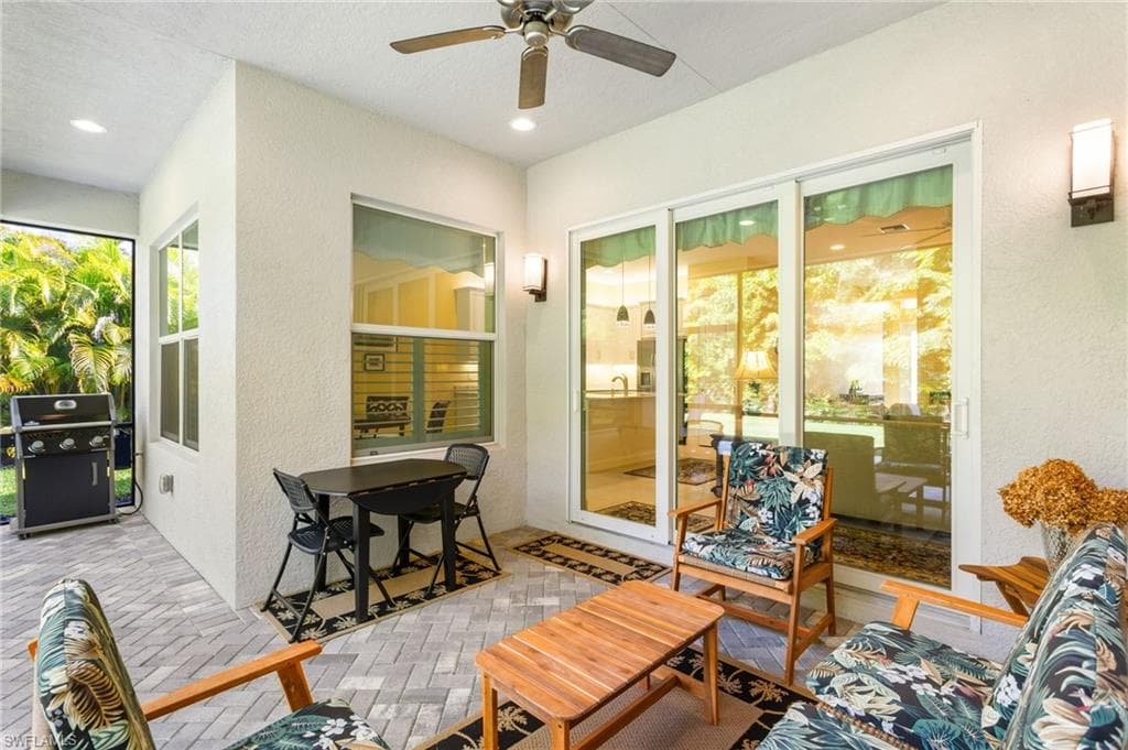 11409 Jacaranda DR, NAPLES FL 34120-27