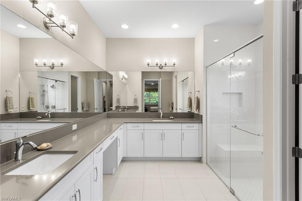 11409 Jacaranda DR, NAPLES FL 34120-18