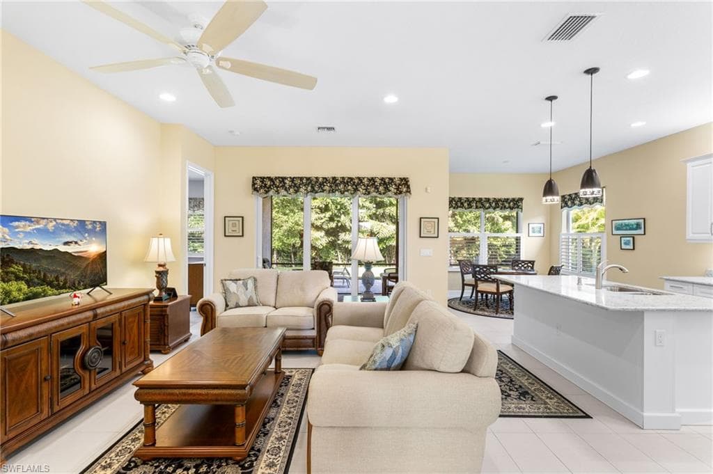 11409 Jacaranda DR, NAPLES FL 34120-3